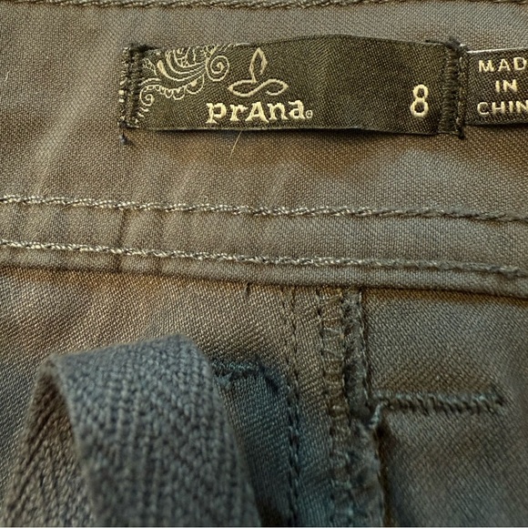 Prana women’s button front dark gray mid-rise long shorts size 8 - Picture 8 of 12